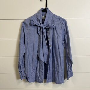 Dainty jewellls bow chambray top
